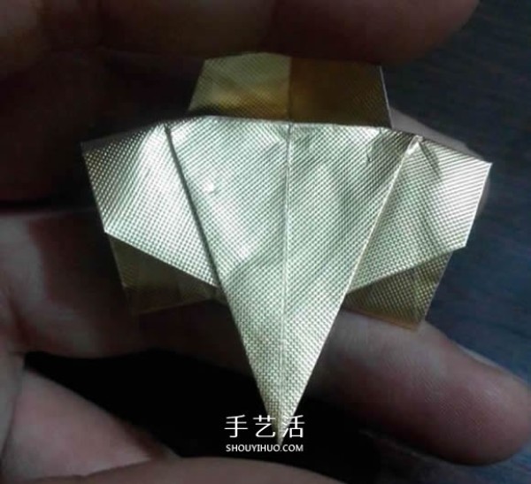 Using cigarette box paper waste and making origami three-dimensional owl illustration step-by-step