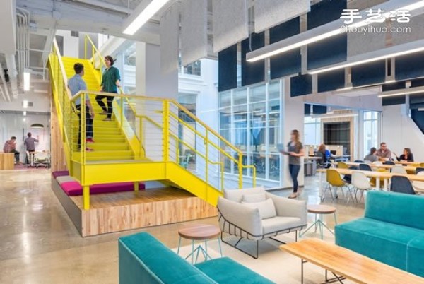 Lively and bright Bank of America Capital One office decoration