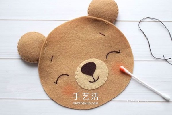 DIY illustrations of making super cute bear puppets with non-woven New Year bears