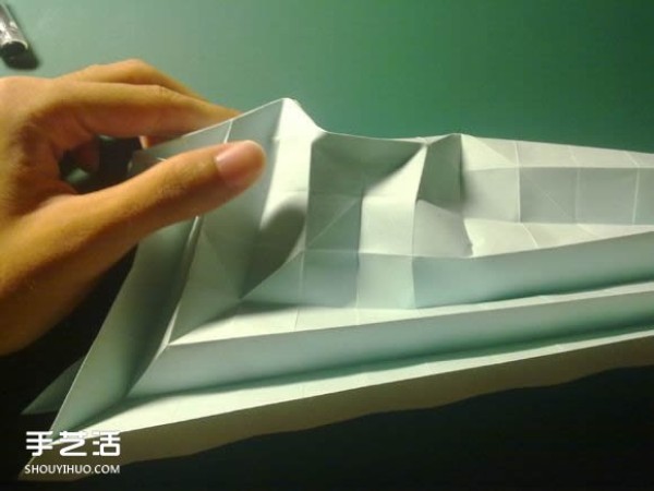 Detailed illustration of the folding process of Hatsune Miku origami