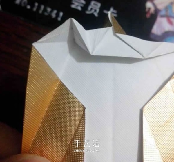 Using cigarette box paper waste and making origami three-dimensional owl illustration step-by-step