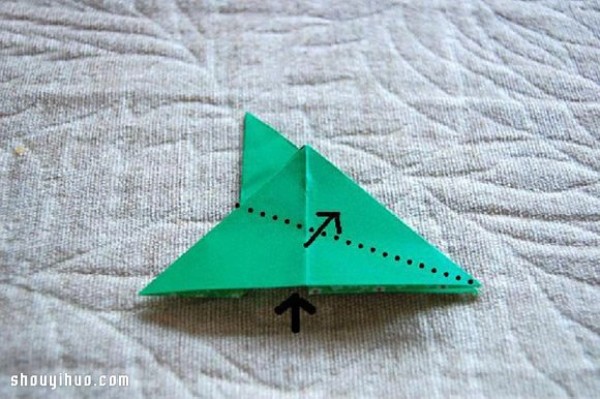 Illustration of how to fold a three-dimensional four-leaf clover, simple handmade origami four-leaf clover