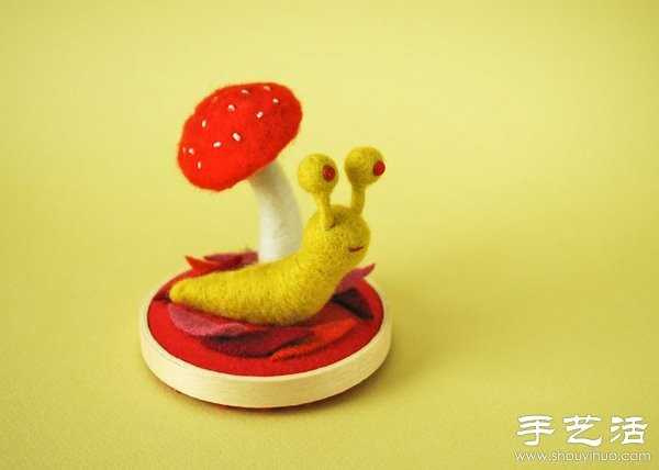 Super cute fabric toy - "Mysterious Forest"