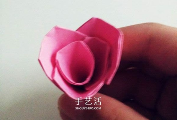 Illustration of how to fold a beautiful origami red rose for Valentines Day