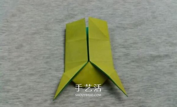 Three-dimensional frog origami step-by-step diagram, complicated methods and pictures of folding a frog