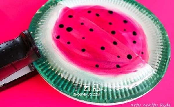 Handmade watermelon bag on paper plate, simple and cute! 