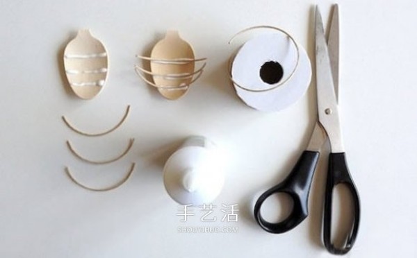 Creative handmade pictures of simple spoons for small animals made from disposable spoons