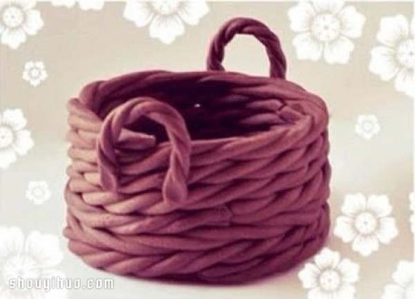 Illustrated tutorial on making hand-made basket baskets with handles using clay