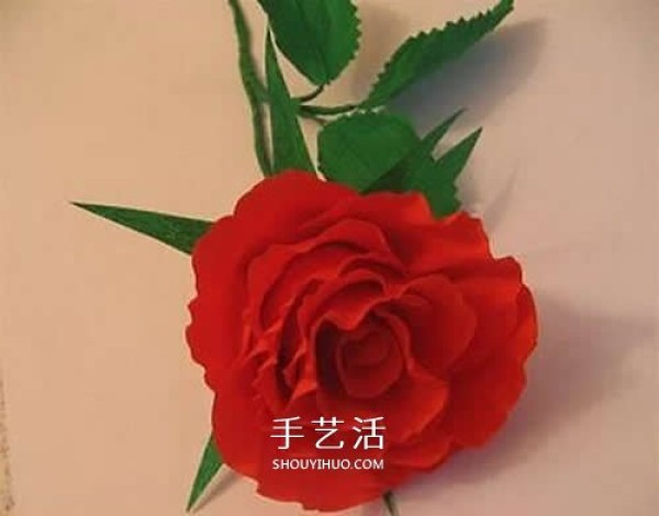 Making flowers from crepe paper: Illustrations of how to make beautiful paper roses