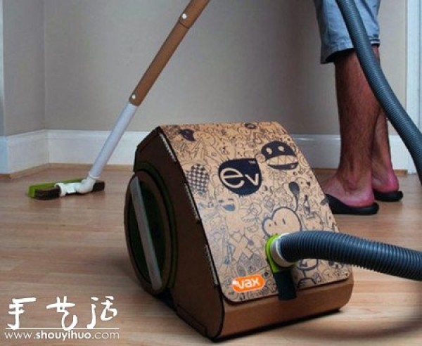 Cardboard vacuum cleaner made of recyclable materials