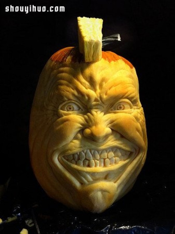 A scary pumpkin carving that won