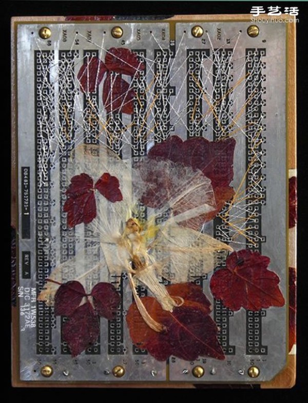 Falling leaves and electronic waste DIY to make environmentally friendly art works