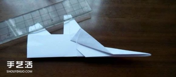 How to use paper to fold a fighter jet and illustrate how to fold an A4 paper fighter jet