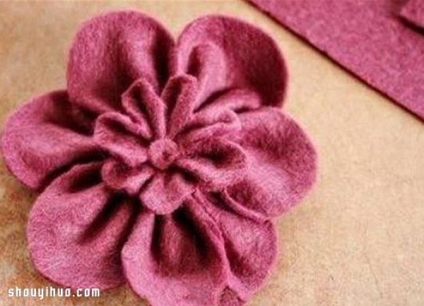 Double-layer non-woven flower fabric hand-made illustrated tutorial