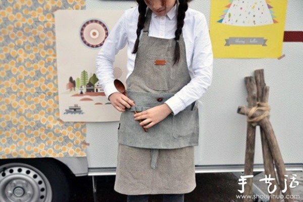 Practical multifunctional apron design