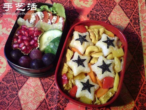 Super interesting bento plate with cartoon pattern