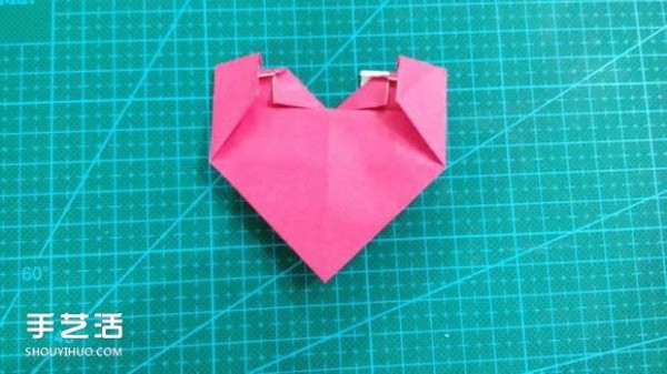 LOVE heart-shaped origami illustrated tutorial on how to fold LOVE love on Valentines Day