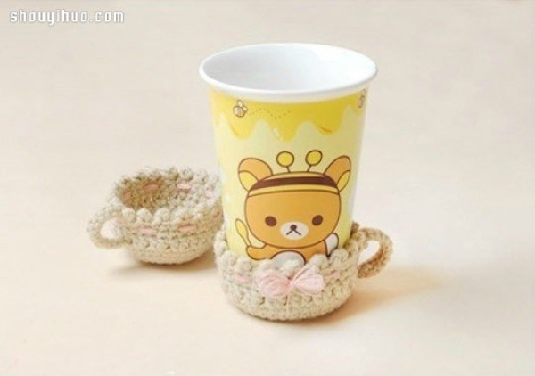 Super cute and fresh illustrated tutorial on crocheting woolen cup sets