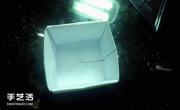 Handmade origami beautiful box illustration with paper crane packaging box folding method