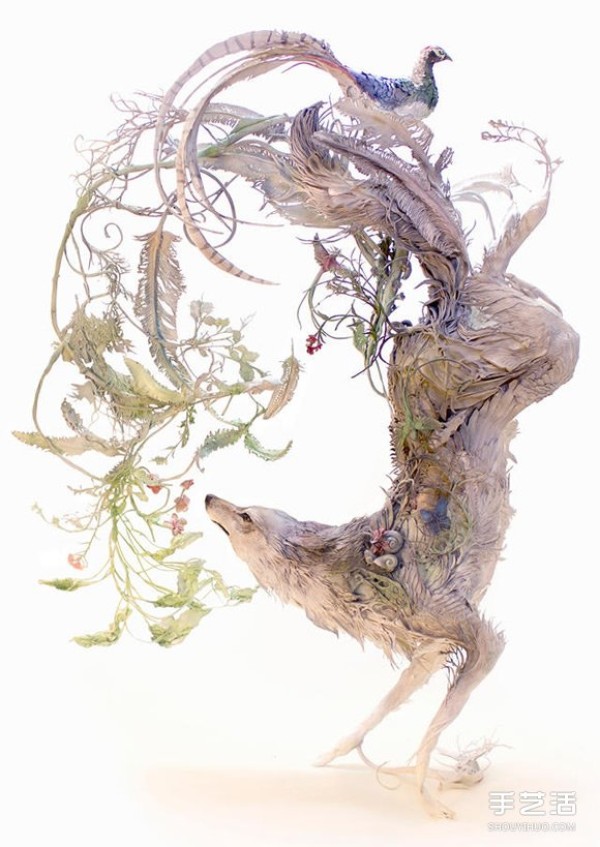 Ellen Jewett uses ceramics to capture the elegant spirituality of wild animals