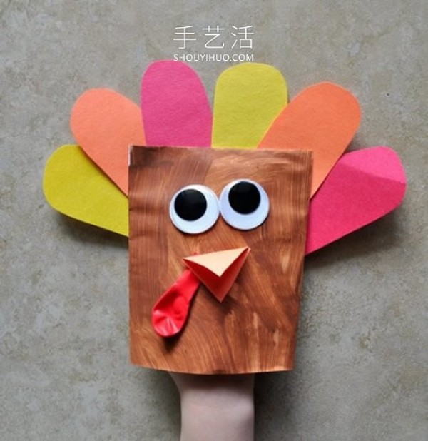 Tutorial on how to make turkey puppets from a paper bag