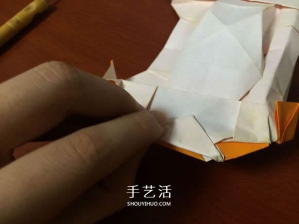 How to fold a complex three-dimensional sports car with detailed steps of origami sports car