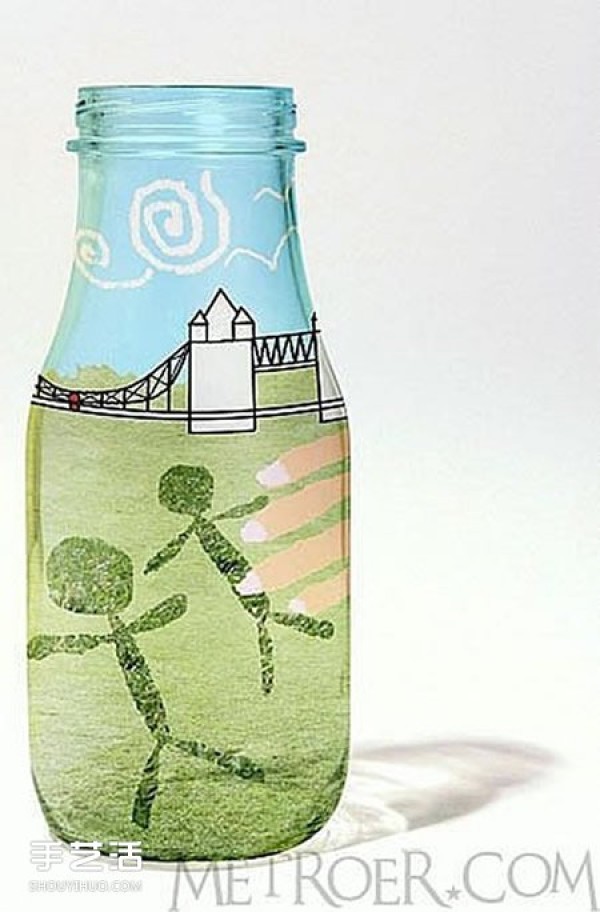 A collection of hand-drawn pictures of beverage bottles for appreciation of handmade beverage bottle paintings