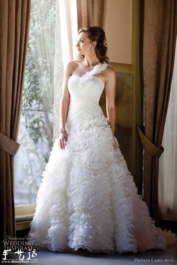 Private Label by G Appreciation of exquisite wedding dress works