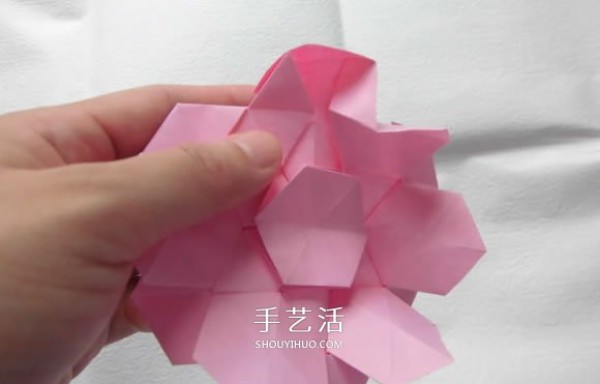 Illustration of how to fold a beautiful straw hat. Steps to make an origami flower straw hat.