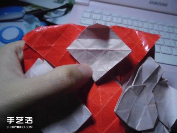 Kissing Fish Origami Illustration of the Super Complex Heart Folding Process