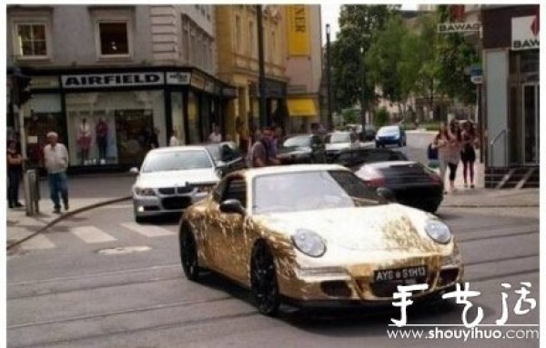 A foreign man DIYed a poor mans version of Porsche