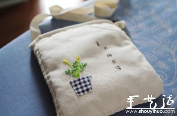 Tutorial of DIY personalized camera bag handmade of non-woven fabric