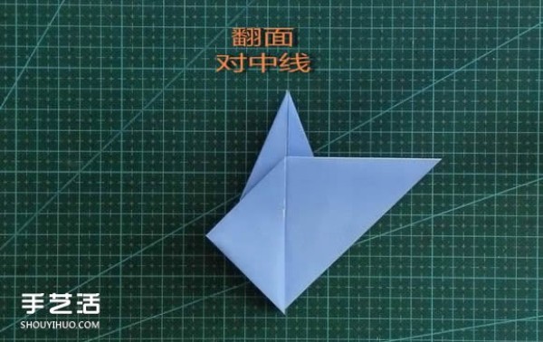 Handmade origami girls avatar illustrates the folding method for a girl with short hair