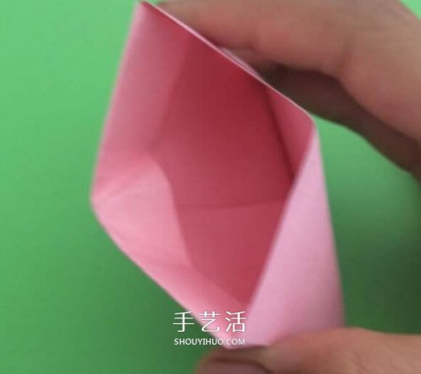 How to fold a simple triangular paper box, origami a paper box with a love lock