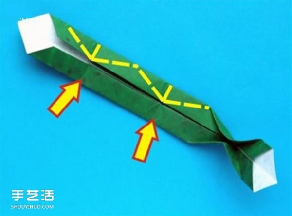 The origami method of crab claw origami, illustrated origami Christmas cactus tutorial