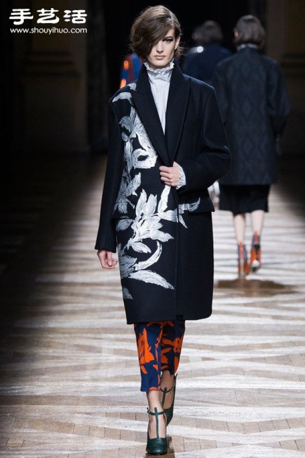 The 2014 autumn and winter clothing series breaks the dullness of autumn and winter, and a hundred flowers bloom