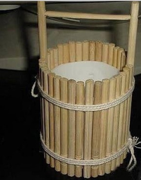 Disposable chopsticks turned waste into treasure handmade small bucket