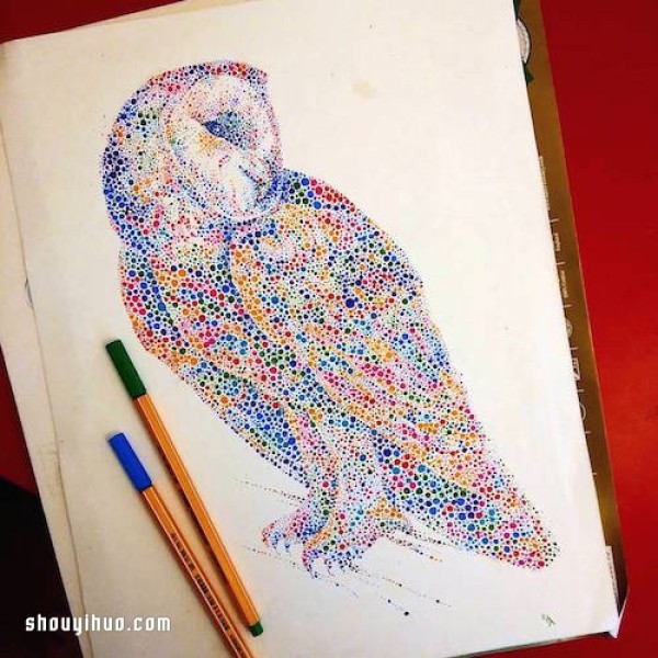 Hand-painted small dots are combined into extremely delicate animal patterns