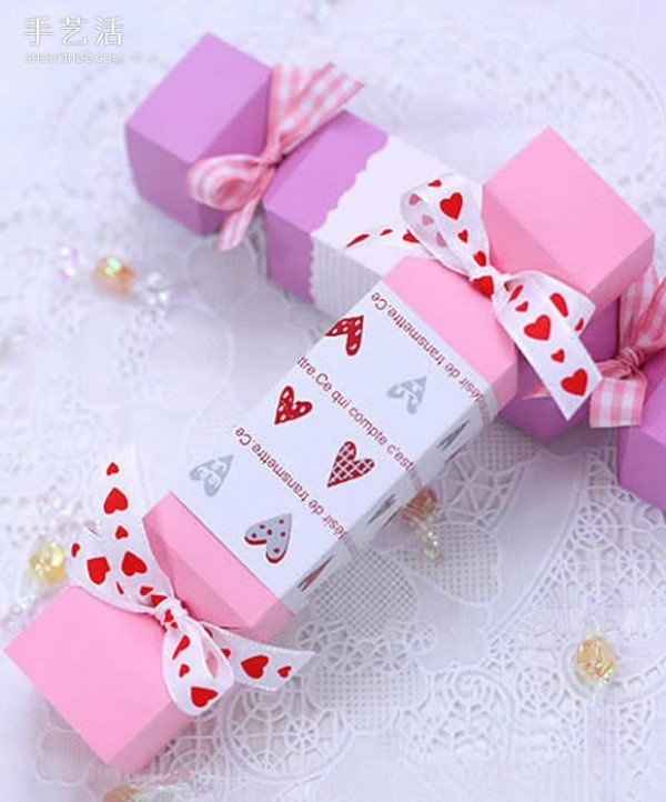 A creative folding method for making a good-looking candy gift box with an unfolded picture