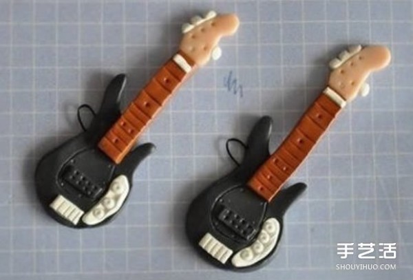 Ultra-light clay DIY tutorial to make a mini guitar can be used as a pendant