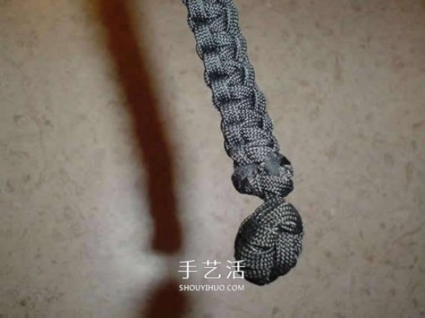 Mens paracord bracelet braiding method is simple and masculine. Mens bracelet braiding diagram