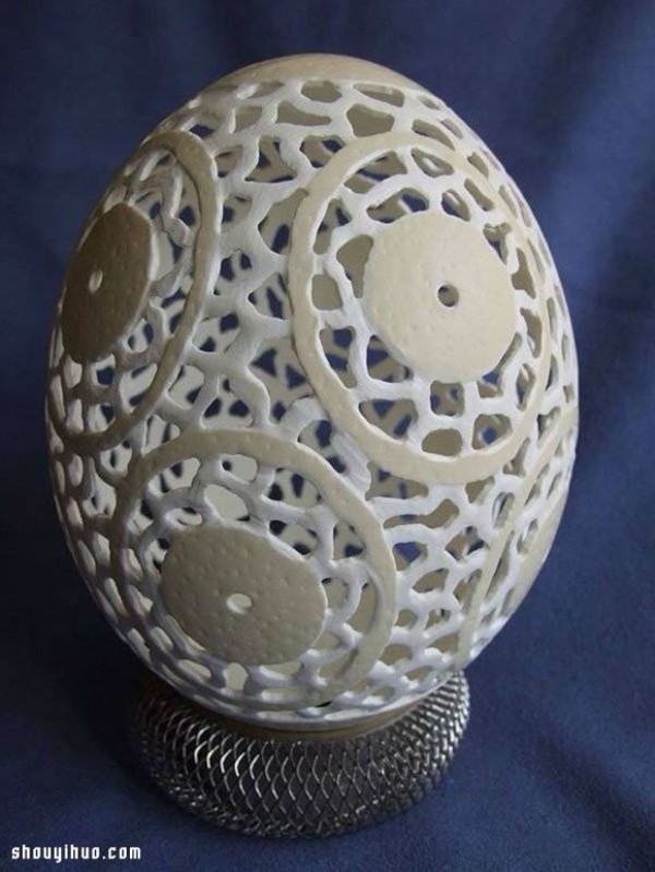 Beautiful hand-painted and carved DIY handmade art of egg shells