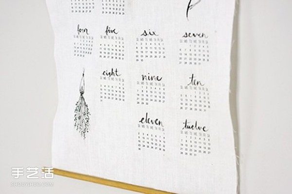 The DIY method of making a linen New Year calendar with illustrations of non-woven handmade calendar