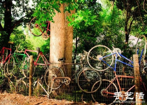 Abandoned bicycles turned into treasures, handmade DIY household products