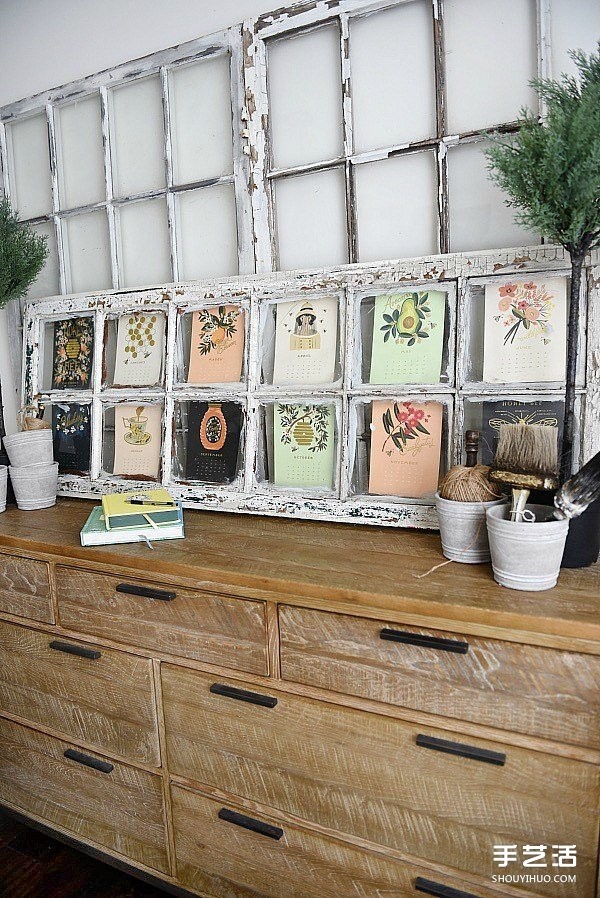 Recycle old window frames or old picture frames to make a fresh-style calendar