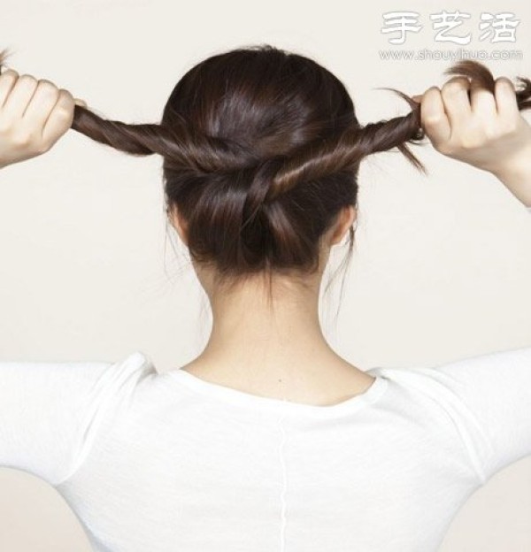 MM with long hair, look here: DIY tutorial for Korean-style buns