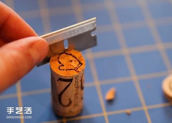 How to Make a Seal for Red Wine Bottle Stoppers, Cork Stopper Stamp DIY Tutorial