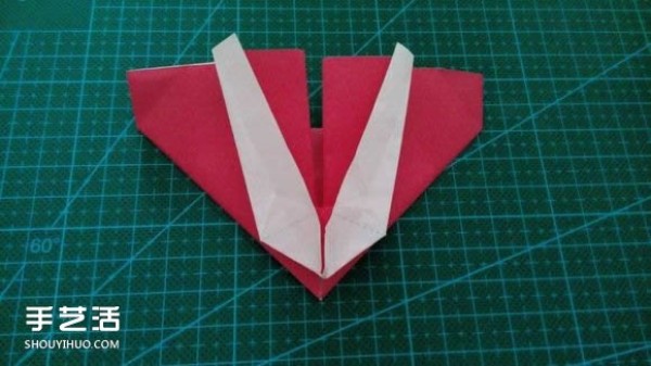 LOVE heart-shaped origami illustrated tutorial on how to fold LOVE love on Valentines Day