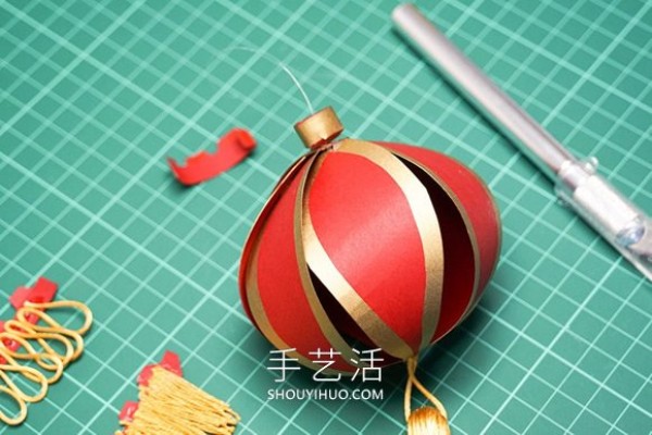 Illustrated tutorial on how to make handmade Lantern Festival lanterns