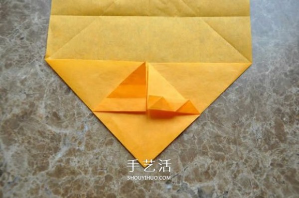 Steps to make origami big yellow duck, illustrations of how to fold a yellow duck